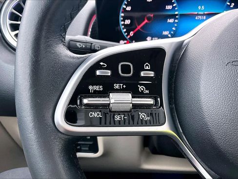 Used 2022 Mercedes-Benz GLB 250 image 23