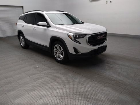 Used 2018 GMC Terrain SLE w/ Driver Convenience Package FWD image 13