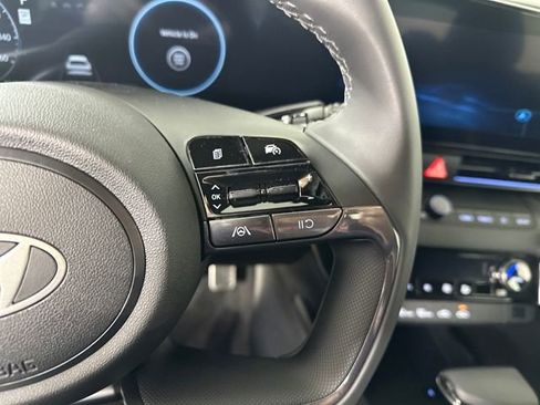 Certified 2025 Hyundai Elantra SEL image 16