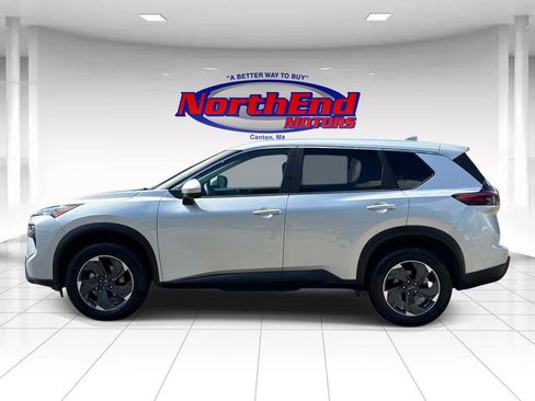 Used 2024 Nissan Rogue SV AWD/4WD image 4