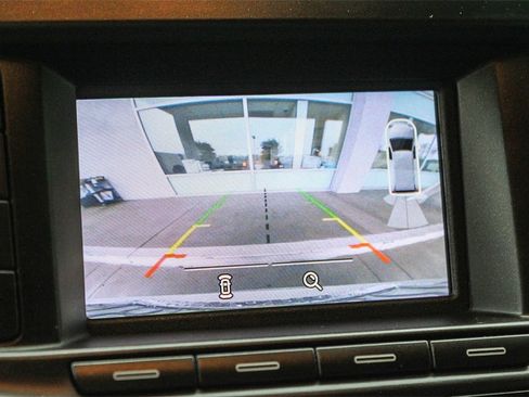 Used 2017 Ford Explorer XLT image 30