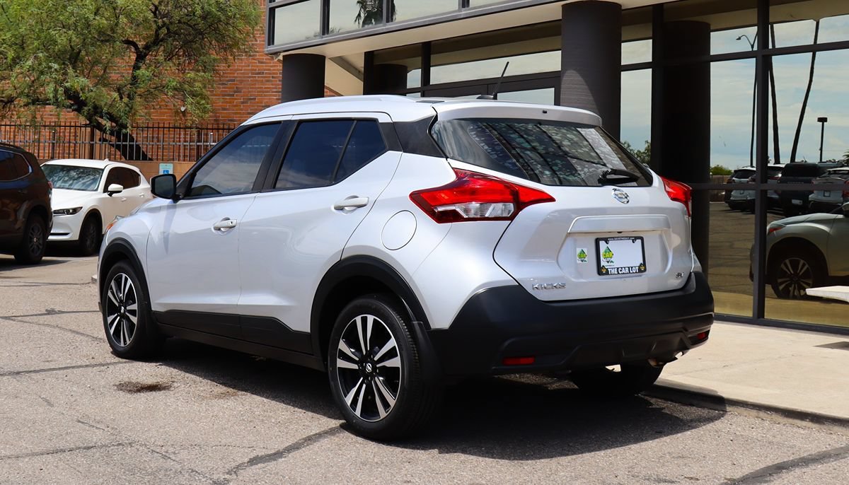 Used 2018 Nissan Kicks SV FWD image 9
