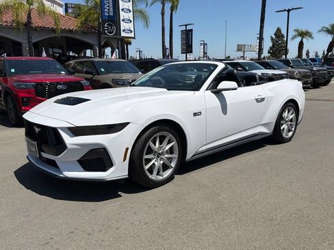 Used 2025 Ford Mustang GT Premium RWD image 5