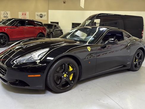Used 2010 Ferrari California image 4