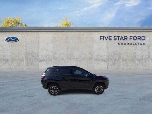 Used 2024 Jeep Compass Trailhawk image 9