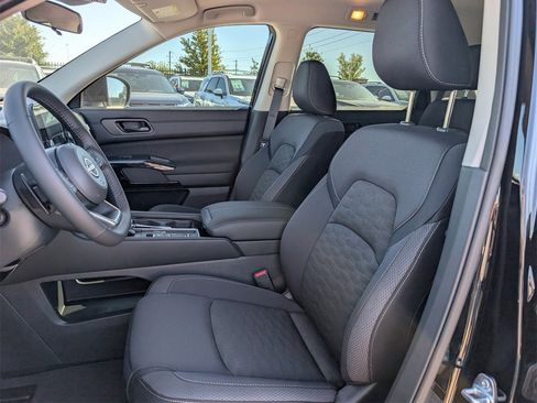 New 2025 Nissan Pathfinder SV w/ Black Appearance Package image 19