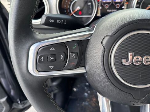 Used 2023 Jeep Gladiator Overland AWD/4WD image 30