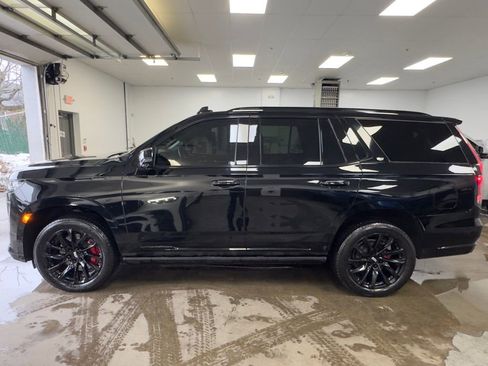 Used 2022 Cadillac Escalade Sport Platinum w/ LPO, ONYX Package image 4