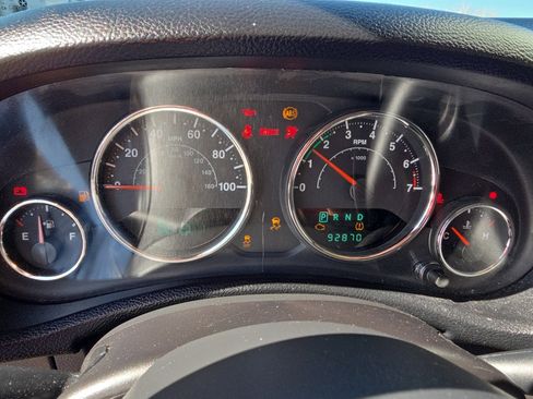 Used 2013 Jeep Wrangler Unlimited Sahara w/ Connectivity Group image 17