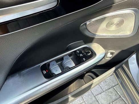 Certified 2025 Mercedes-Benz C 300 Sedan image 17