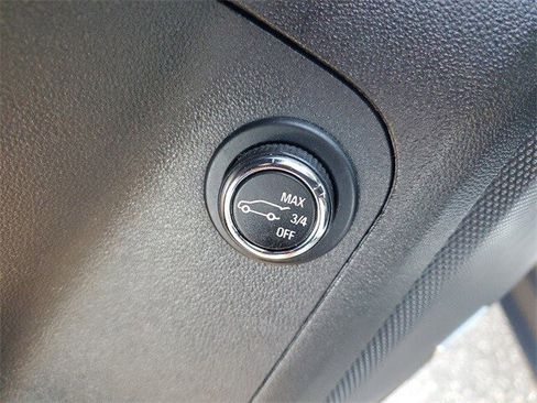 Used 2018 GMC Acadia SLT image 16