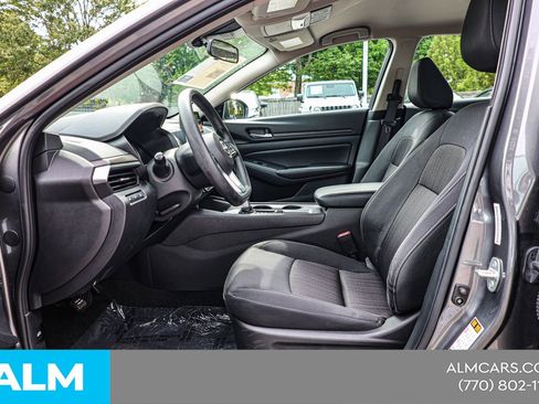 Used 2025 Nissan Altima 2.5 SV FWD image 18