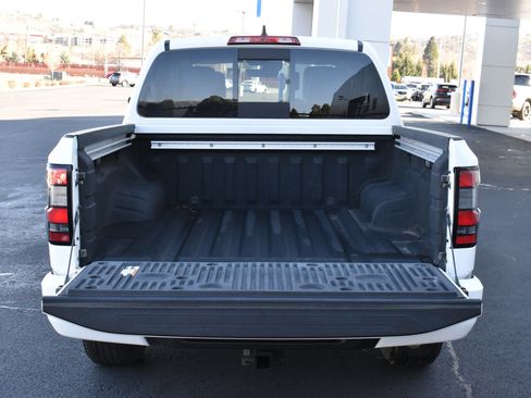 Used 2024 Nissan Frontier SL w/ Technology Package image 8