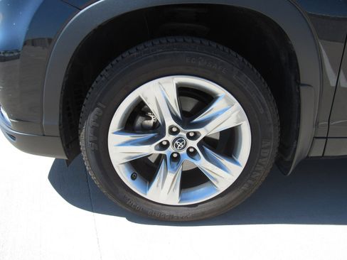 Used 2016 Toyota Highlander Limited image 4
