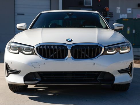 Used 2019 BMW 330i Sedan w/ Premium Package image 22