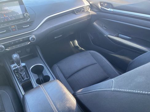 Used 2022 Nissan Altima 2.5 SV image 17