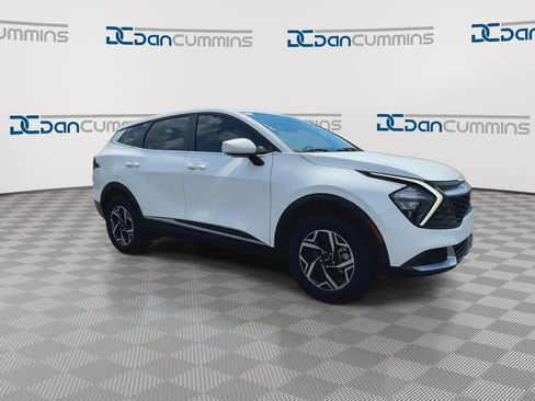 Used 2023 Kia Sportage LX AWD/4WD image 2