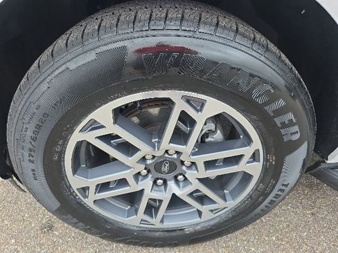 Certified 2025 Ford Expedition Max Active RWD image 12