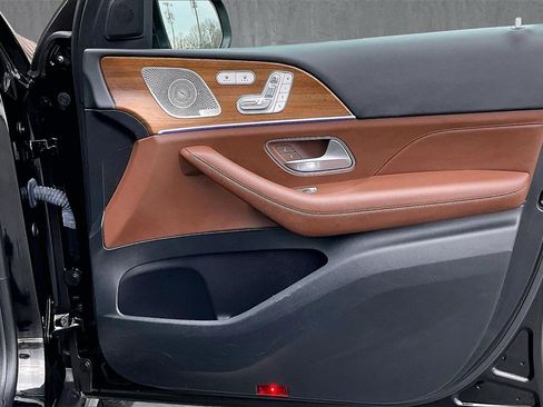 Used 2024 Mercedes-Benz GLS 450 4MATIC image 29