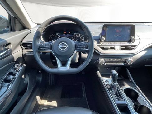 Used 2024 Nissan Altima 2.5 SR FWD image 12