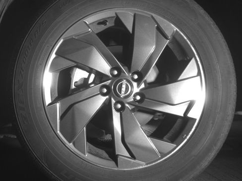 Used 2025 Nissan Rogue SV FWD image 12