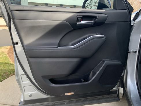 Used 2023 Toyota Highlander XSE image 14