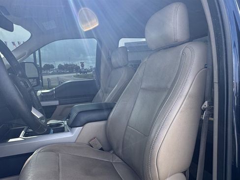 Used 2019 Ford F250 Lariat w/ Lariat Ultimate Package AWD/4WD image 9