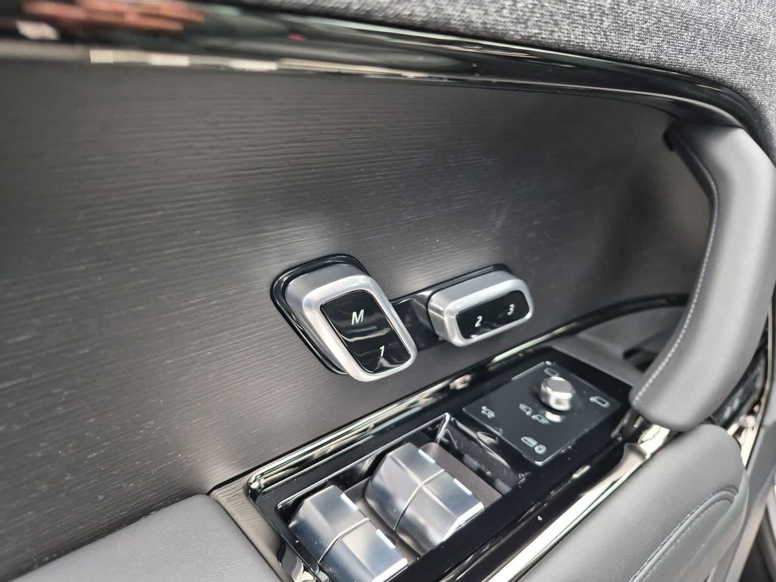 New 2026 Land Rover Range Rover Sport Dynamic SE AWD/4WD image 17