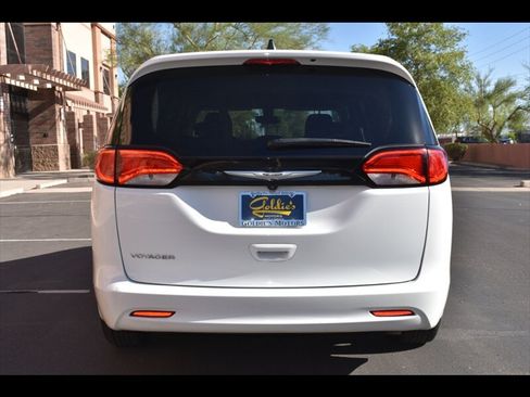 Used 2022 Chrysler Voyager LX w/ Fleet Security Group FWD image 9