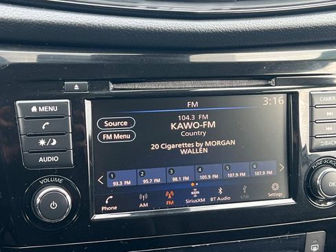 Used 2019 Nissan Rogue SV image 15