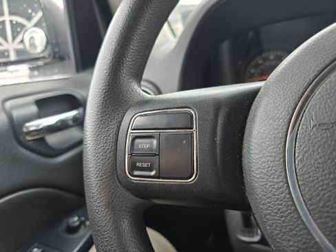 Used 2014 Jeep Compass Sport image 12