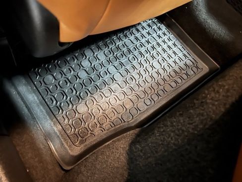 Used 2017 Chevrolet Cruze Premier image 20