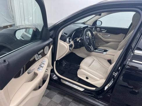 Used 2021 Mercedes-Benz GLC 300 4MATIC image 12