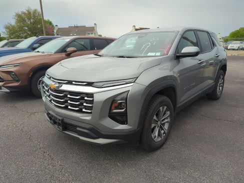 Used 2025 Chevrolet Equinox LT image 4
