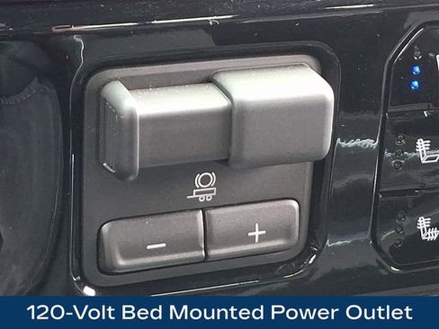 Used 2026 Chevrolet Silverado 2500 LTZ w/ LTZ Plus Package AWD/4WD image 18
