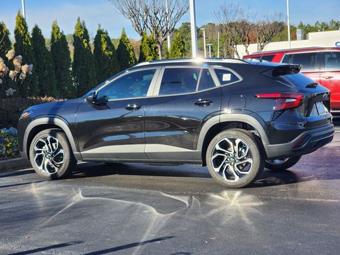 New 2026 Chevrolet Trax RS w/ Sunroof Package image 8