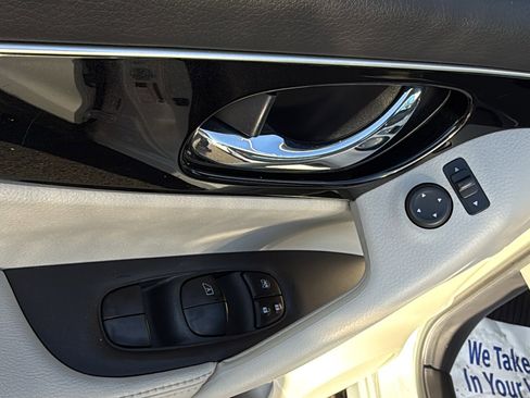 Used 2017 Nissan Rogue Sport SL w/ SL Premium Package image 7