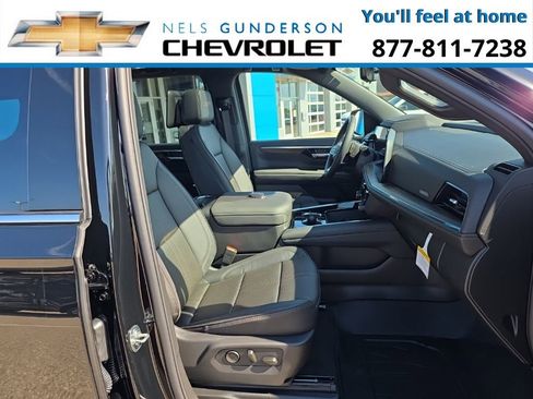 New 2026 Chevrolet Suburban High Country image 10