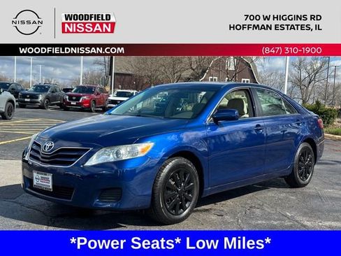 Used 2011 Toyota Camry LE image 1