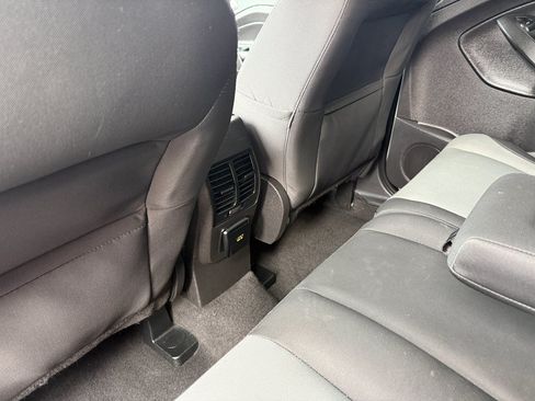Used 2016 Ford Escape SE w/ Equipment Group 201A FWD image 16