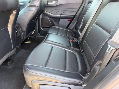 Used 2021 Ford Escape SEL w/ Technology Package FWD image 12