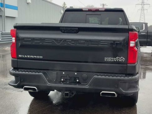 Certified 2022 Chevrolet Silverado 1500 High Country w/ Technology Package image 3