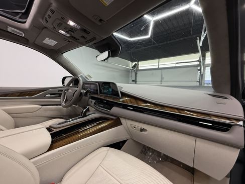 Used 2024 Cadillac Escalade Sport Platinum image 29