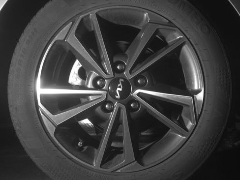 Used 2024 Kia Forte LXS image 15