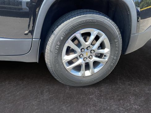 Used 2019 Chevrolet Traverse LT FWD image 9