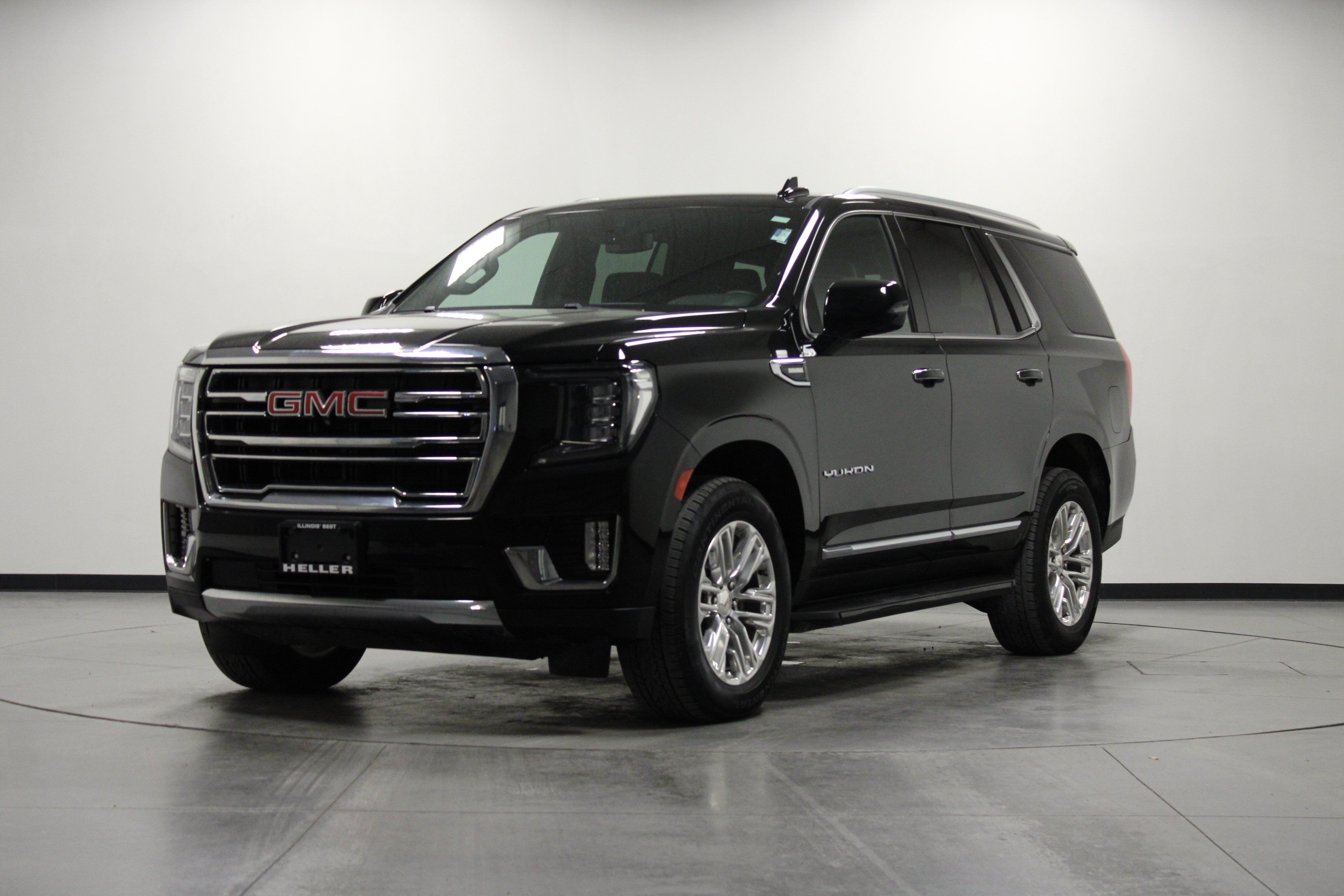 Used 2024 GMC Yukon SLT w/ SLT Luxury Package AWD/4WD image 8