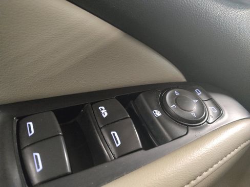 Used 2021 Buick Enclave Essence w/ Sport Touring Edition FWD image 27