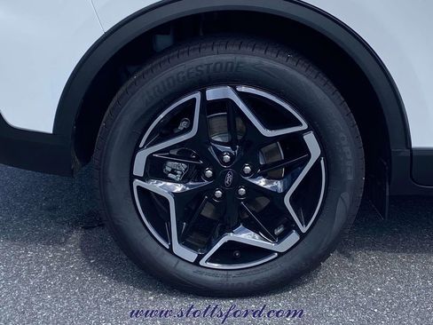 New 2026 Ford Escape Platinum w/ Premium Technology Package AWD/4WD image 7