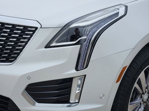 Used 2025 Cadillac XT5 Premium Luxury w/ Technology Package FWD image 5