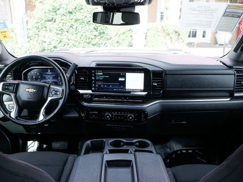 Used 2024 Chevrolet Silverado 3500 LT w/ Convenience Package image 25